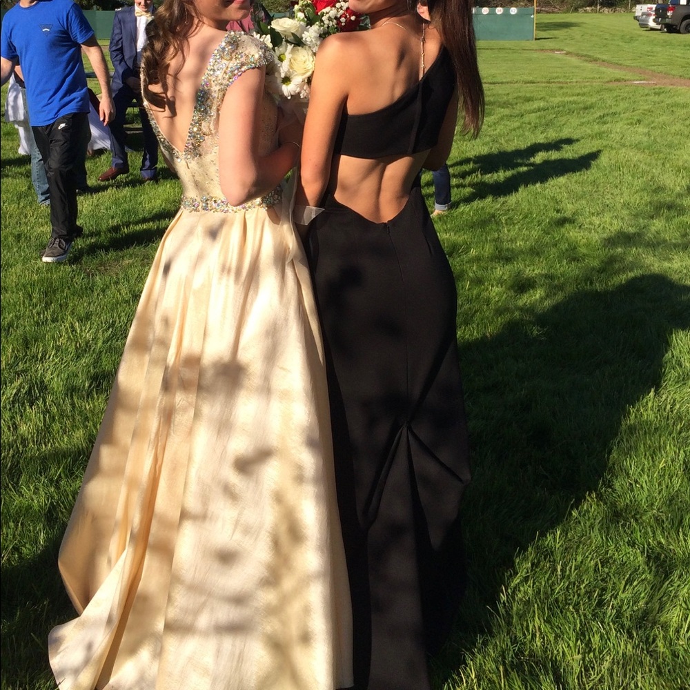 Black prom dress - Picture 2 of 6